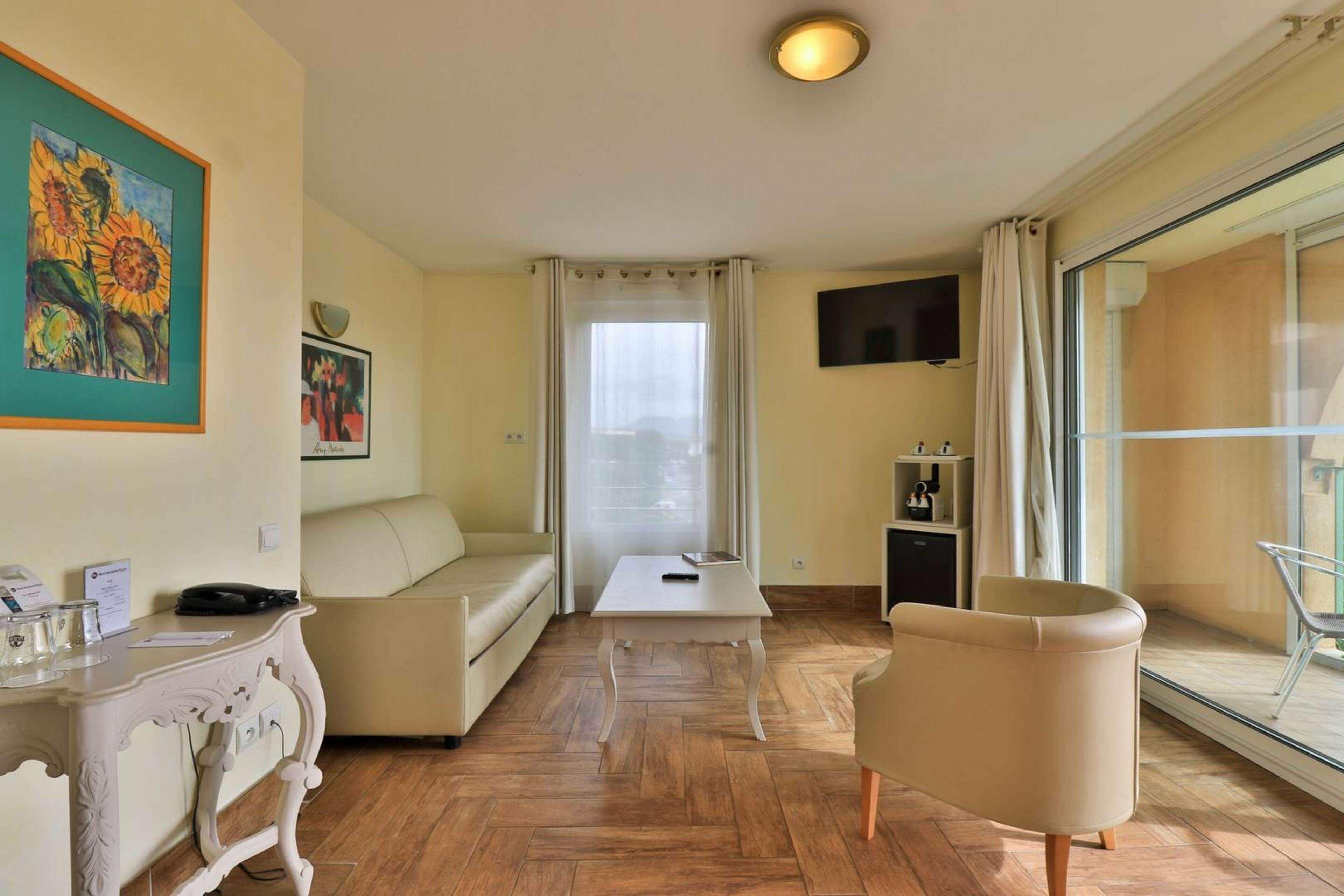 Hotel Sanary, Soleil Et Jardin - Renovation Hiver 2024-25 Buitenkant foto