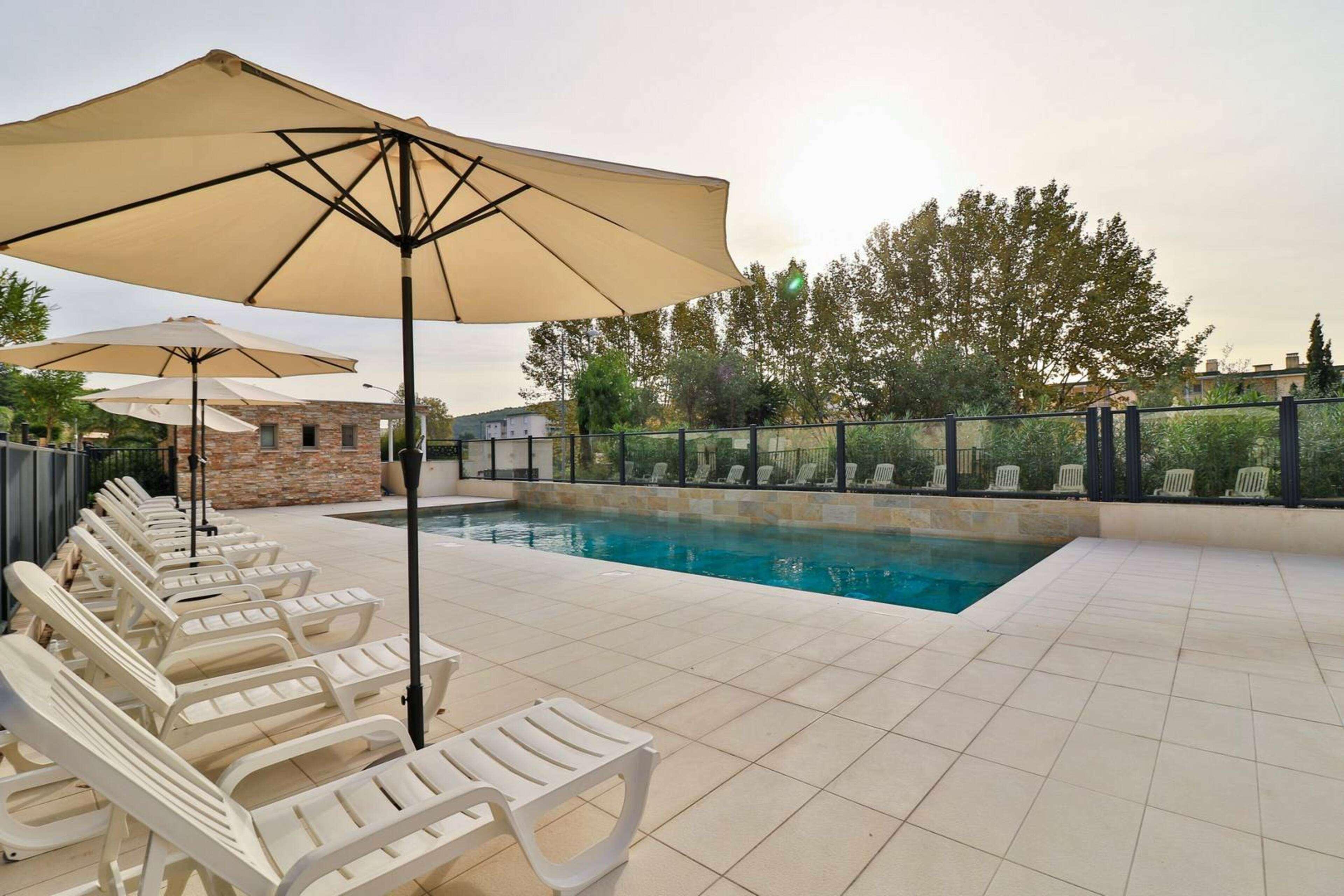 Hotel Sanary, Soleil Et Jardin - Renovation Hiver 2024-25 Buitenkant foto