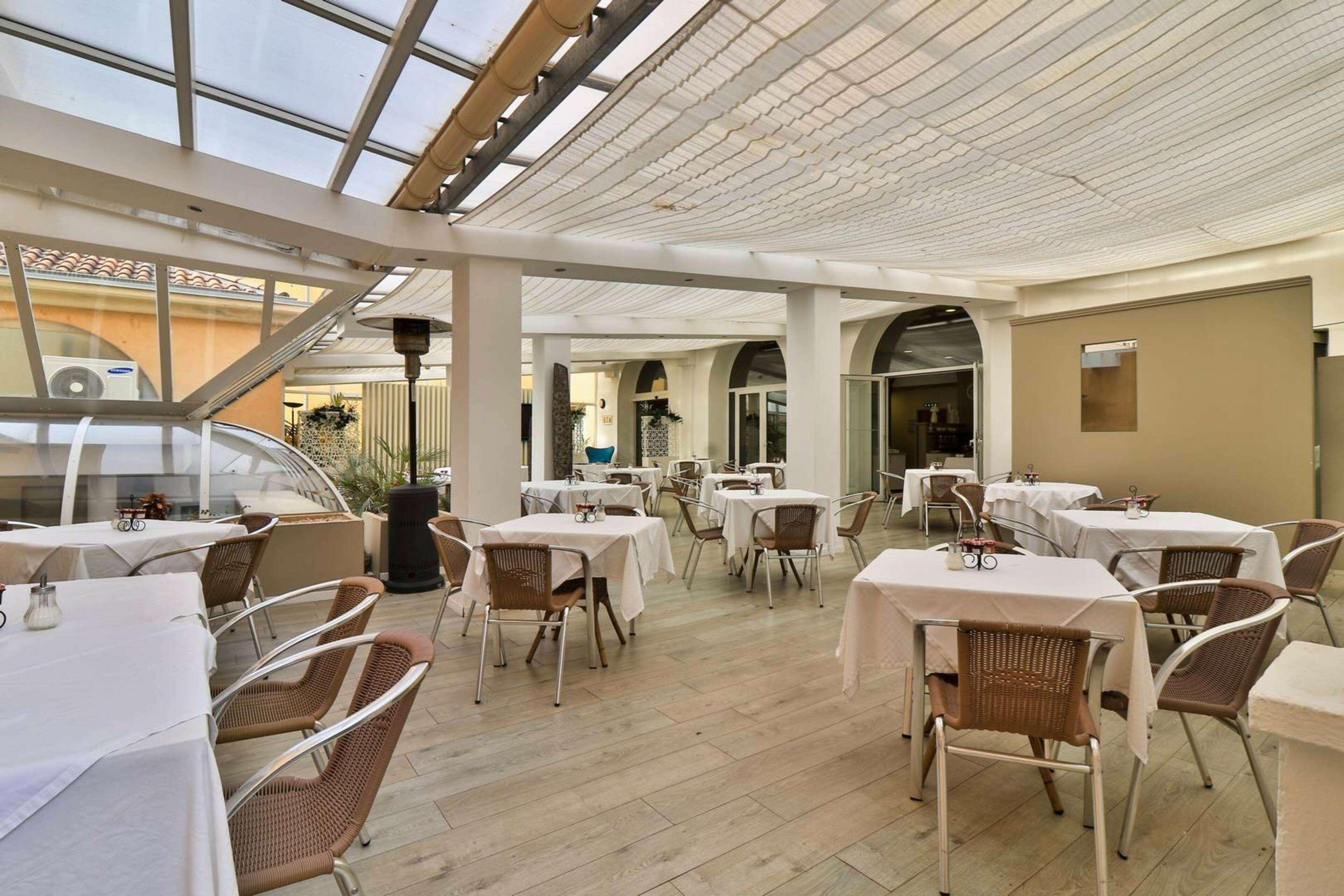 Hotel Sanary, Soleil Et Jardin - Renovation Hiver 2024-25 Restaurant foto